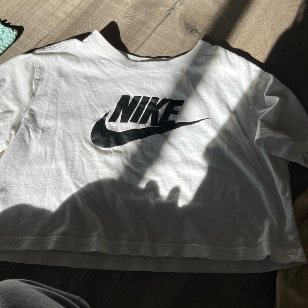 girls nike work out shirt